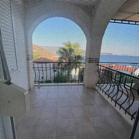 Denize 75m Full Deniz Manzarli Hotel *