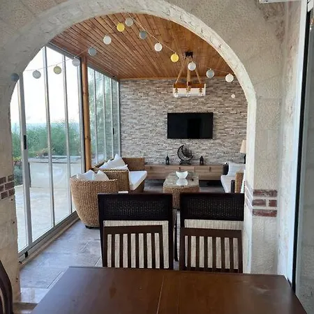Denize 75m Full Deniz Manzarli Kaş